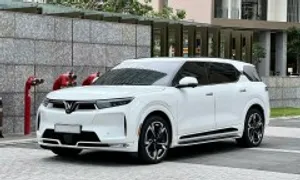Mua VinFast VF 9 có nên phủ bóng thủy tinh bảo vệ sơn?