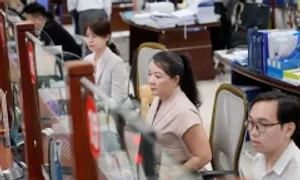 Tham khảo kéo dài tuổi nghỉ hưu công chức một số lĩnh vực tới 70