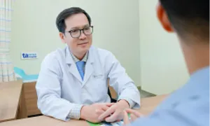 Giấu gia đình, một mình chữa ung thư Giấu gia đình, một mình chữa ung thư