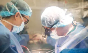 Liệt cơ hoành 'do tai nạn hơn 30 năm trước' gây chèn ép tim Liệt cơ hoành 'do tai nạn hơn 30 năm trước' gây chèn ép tim