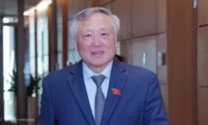 Phó thủ tướng Nguyễn Hòa Bình trả lời chất vấn Phó thủ tướng Nguyễn Hòa Bình trả lời chất vấn