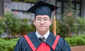 Nam sinh giành 'cú đúp' thủ khoa lớp 10 chuyên Toán Nam sinh giành 'cú đúp' thủ khoa lớp 10 chuyên Toán