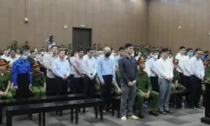 Hậu 'Pháo' chi 8,5 tỷ đồng mua đất cho người nhà 'lãnh đạo cấp trên' Hậu 'Pháo' chi 8,5 tỷ đồng mua đất cho người nhà 'lãnh đạo cấp trên'