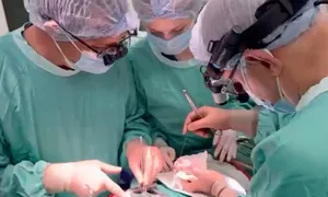 Bác sĩ Kiev lái xe xuyên bom đạn, chở tim cấy ghép cho bệnh nhi Bác sĩ Kiev lái xe xuyên bom đạn, chở tim cấy ghép cho bệnh nhi