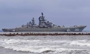 'Siêu pháo đài nổi' của Nga ra biển sau gần 30 năm nằm cảng 'Siêu pháo đài nổi' của Nga ra biển sau gần 30 năm nằm cảng