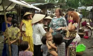 Chuyến xuyên Việt gần 30 năm trước của nữ du khách Anh Chuyến xuyên Việt gần 30 năm trước của nữ du khách Anh
