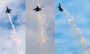'Hổ mang chúa' Su-30MK2 thả mồi bẫy nhiệt trên Ba Đình
