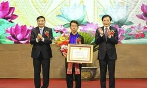 Trưởng bản cứu 90 người thoát lũ nhận Huân chương Lao động hạng Nhất Trưởng bản cứu 90 người thoát lũ nhận Huân chương Lao động hạng Nhất