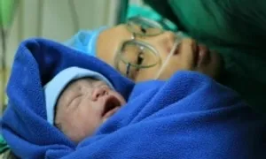 Người mẹ từ chối chữa ung thư để con được chào đời khỏe mạnh Người mẹ từ chối chữa ung thư để con được chào đời khỏe mạnh