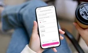 Nhận tiền từ số tài khoản lạ, tôi có được phép tiêu xài không?